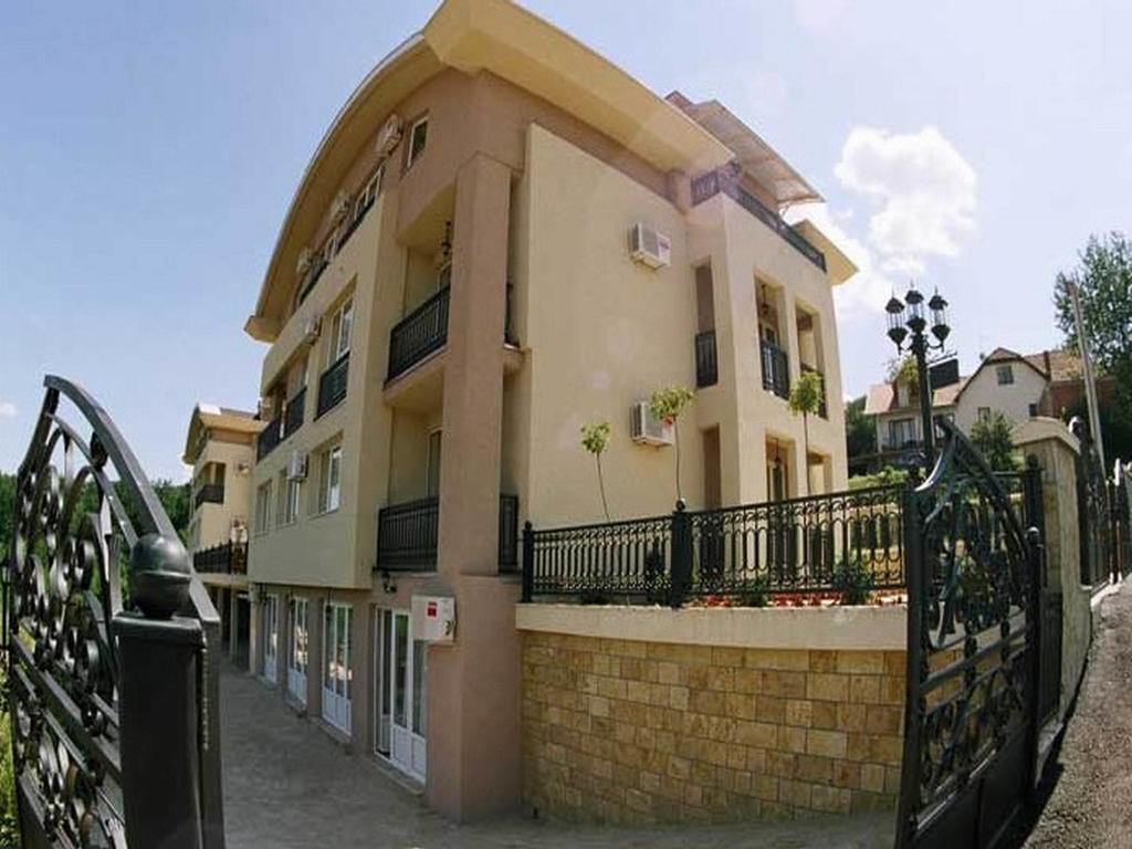 Sunny Hill Apartments & Aqua Park Vrnjacka Banja Exterior photo