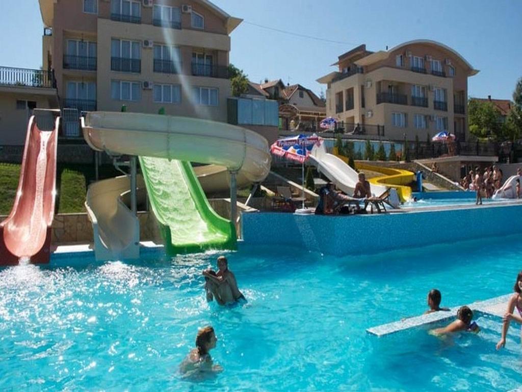 Sunny Hill Apartments & Aqua Park Vrnjacka Banja Exterior photo